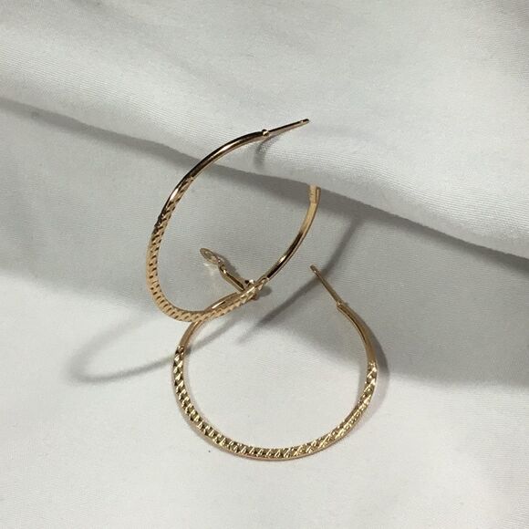 Checked Gold Tone Hoops (UC3) - Picture 1 of 7